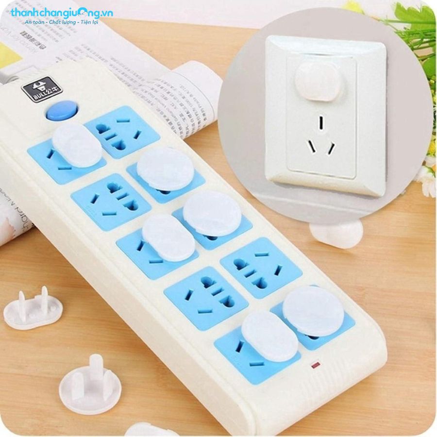 Top 5 vật dụng đảm bảo an toàn cho bé khi ở nhà 9 Nút bịt ổ điện là cách đơn giản nhưng hiệu quả để bảo vệ trẻ khỏi việc chạm vào ổ điện