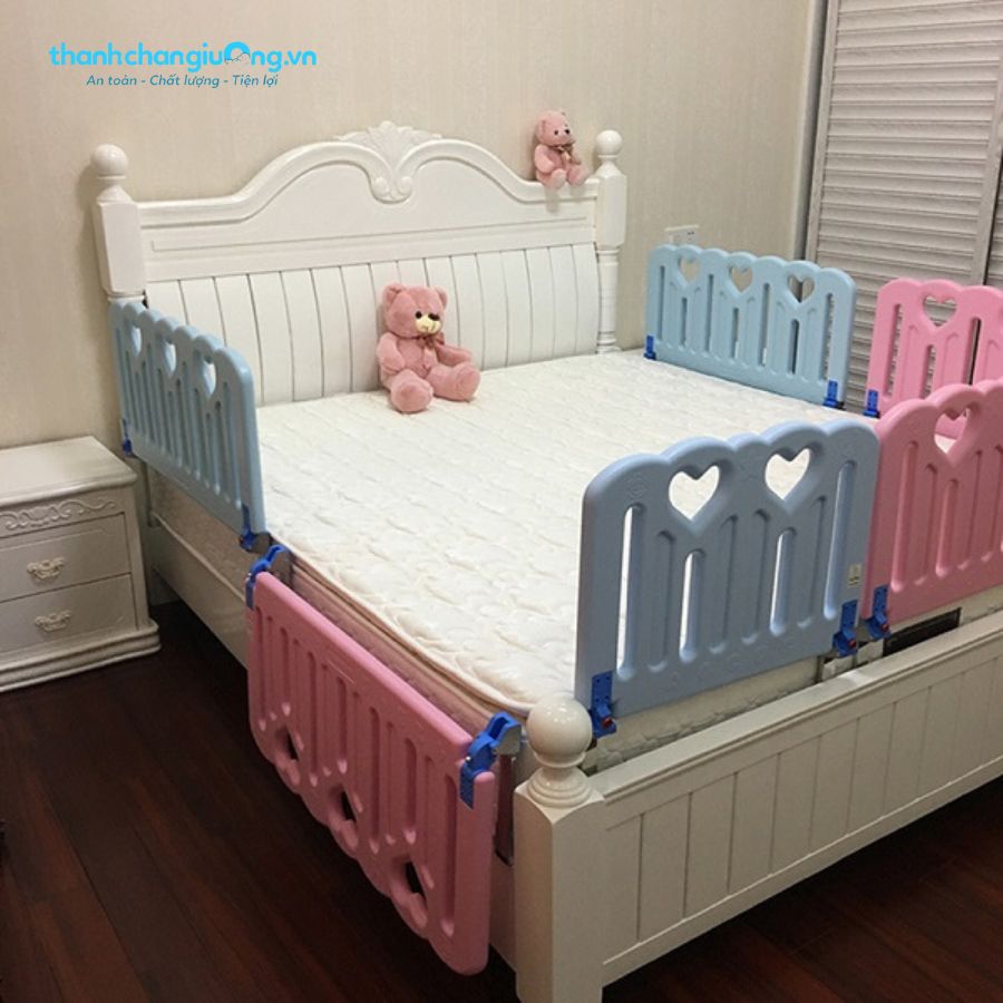 Chú ý chiều cao của giường ngủ với tính năng gập mở của thanh chắn giường bằng nhựa