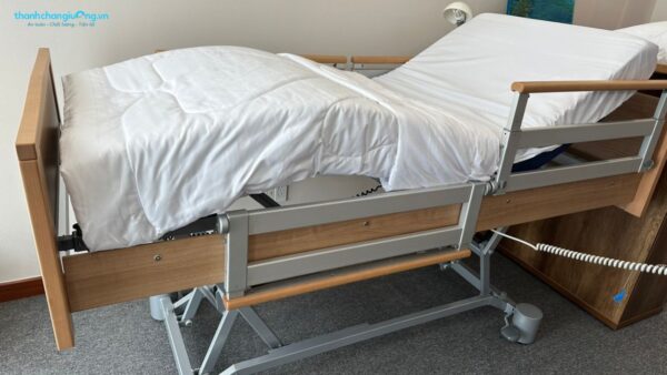 Thanh chắn giường cho người già và những điều bạn cần biết
